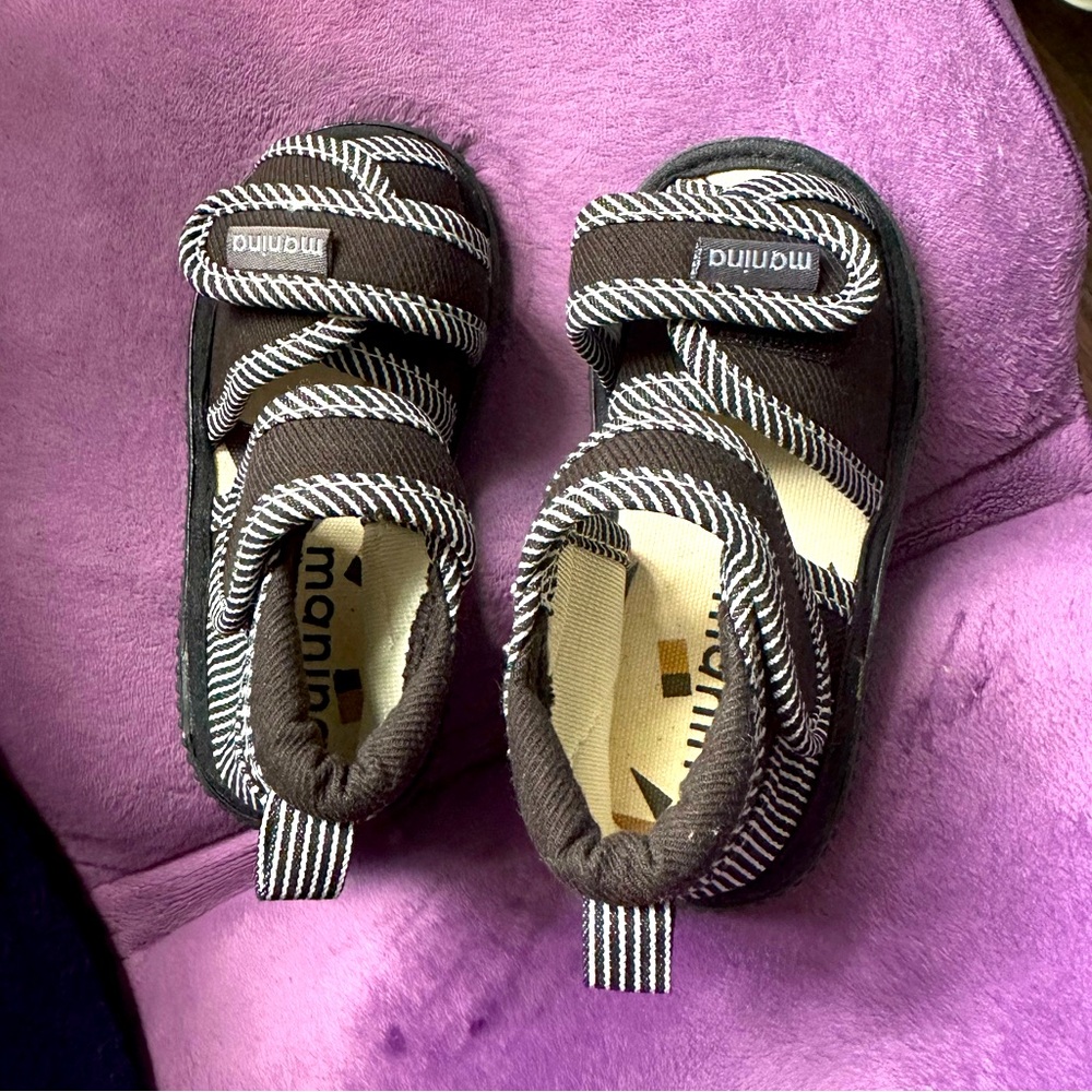 3/$30 Japanese New without tag kid’s cotton sandals size 15cm